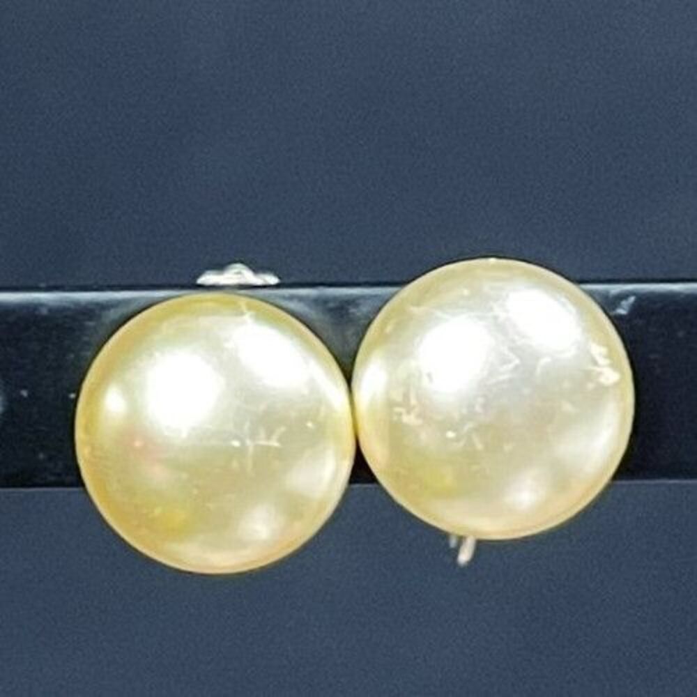 Vintage Hollywood Simulated Pearl Clip On Earrings 0.5in